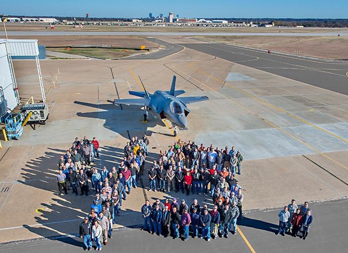 ýF-35й䷢