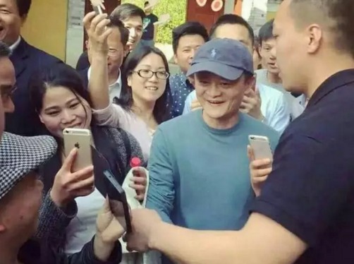 ���ƻ����ݼ��� �ο�һ·׷�����պ�Ӱ