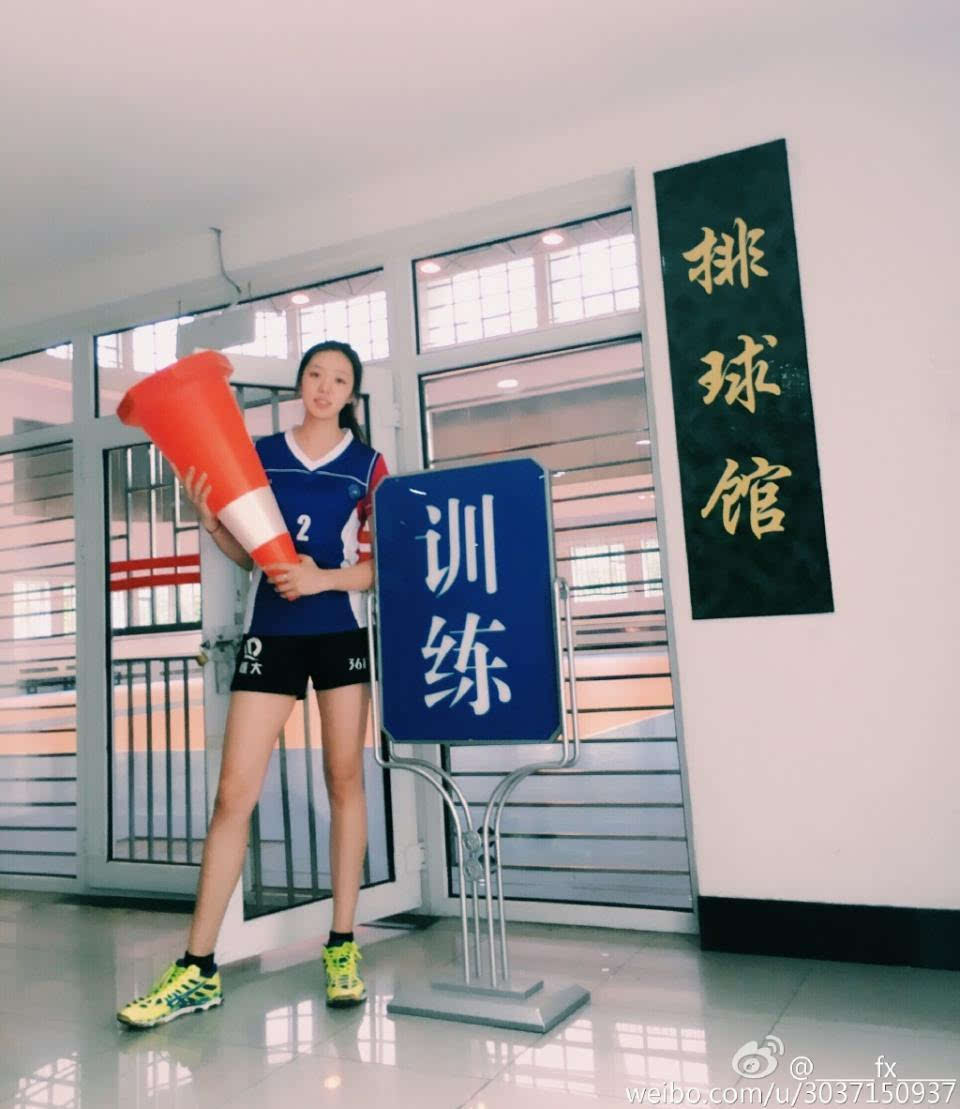 ������ƽ���е���Ů���� ��ɫ���ޱ���Զ��������