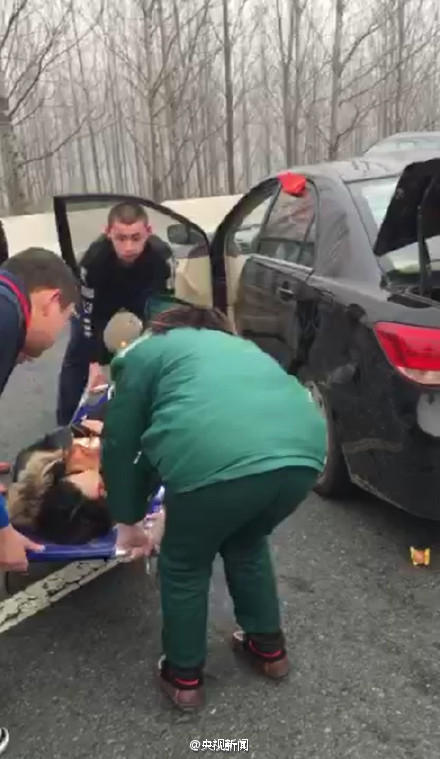 4���½�С��ȳ�����Ա �Ƹ�ĸ��˵�����Ѿ͵ð�