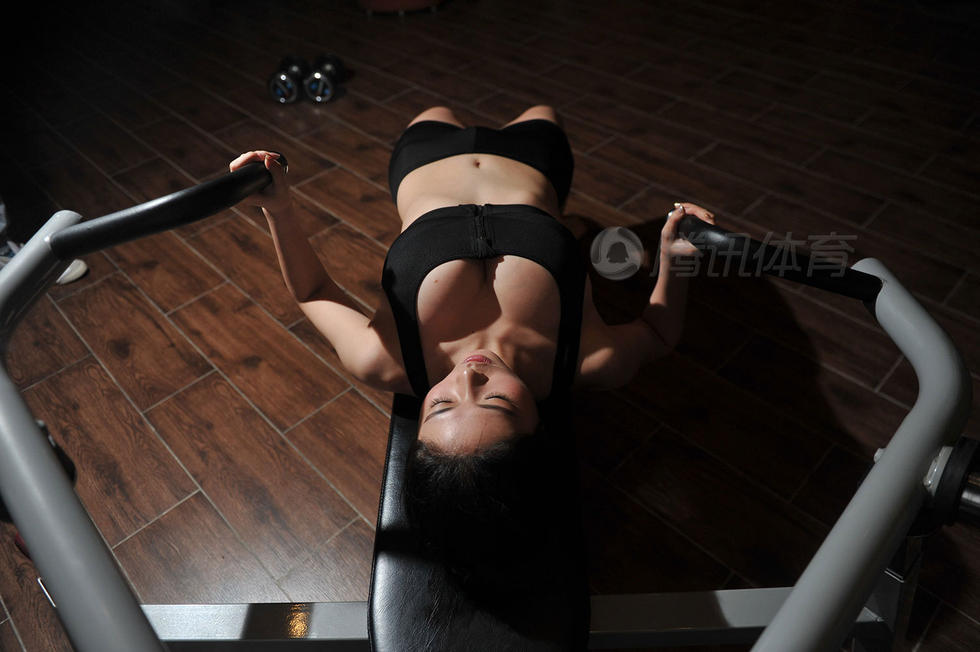 �ɶ����조��ģ������ ѡ�ֽ������μ�ѵ��ս