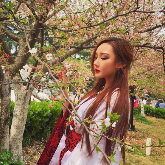 ���ӣ���ھ��ֺ���Ů�� ��ֵ��ɱ�ƲӲ�