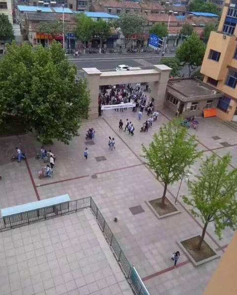 ��ʦ��Ůѧ��ͨ�����仳�� ����������ٱ�